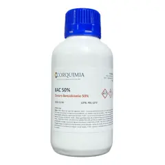 Botella blanca con tapa azul de Corquimia, etiqueta con "Cloruro Benzalconio 50%".