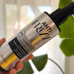Tratamiento anti frizz Deliplus de Mercadona. Buscando opiniones sobre este producto para controlar el encrespamiento.