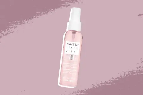 Fijador de maquillaje Vital 5 en 1 de Deliplus, ideal para preparar y fijar tu look.
