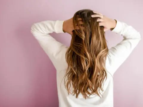Cuándo cortar el pelo para que crezca fuerte y abundante de verdad