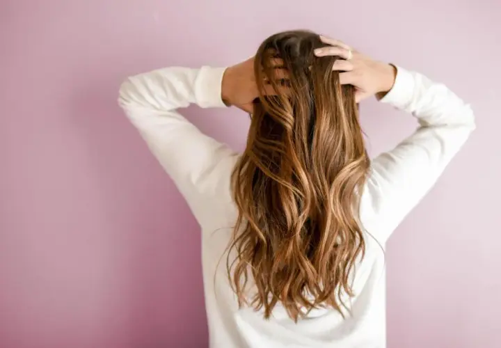 Cuándo cortar el pelo para que crezca fuerte y abundante de verdad