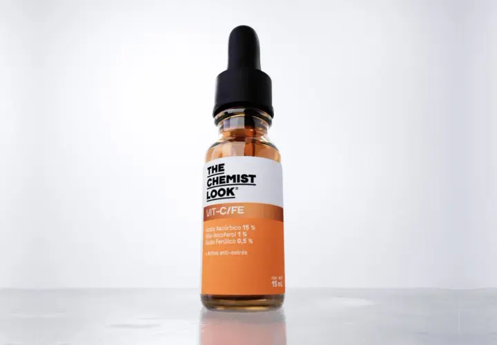 Sérum facial con Vitamina C, tocoferoles y ácido ferúlico. Un potente activo anti-estrés para tu piel.