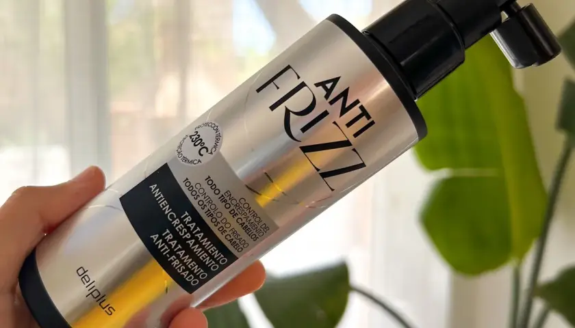 Tratamiento anti frizz Deliplus de Mercadona. Buscando opiniones sobre este producto para controlar el encrespamiento.