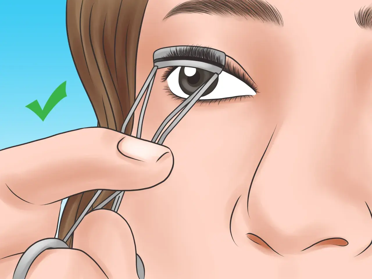 Una mano usa un rizador para curvar las pestañas de un ojo. Un visto bueno verde indica que el paso es correcto.