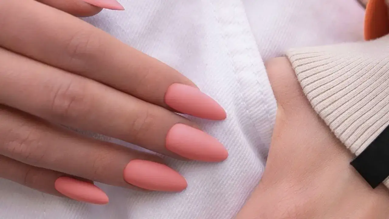 Zdjęcie Tendencias de uñas primavera: colores y diseños que no puedes perderte